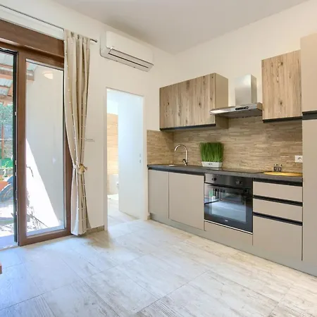 아파트 Amphitheater 3+2 Modern With Terrace, Wifi, Netflix *